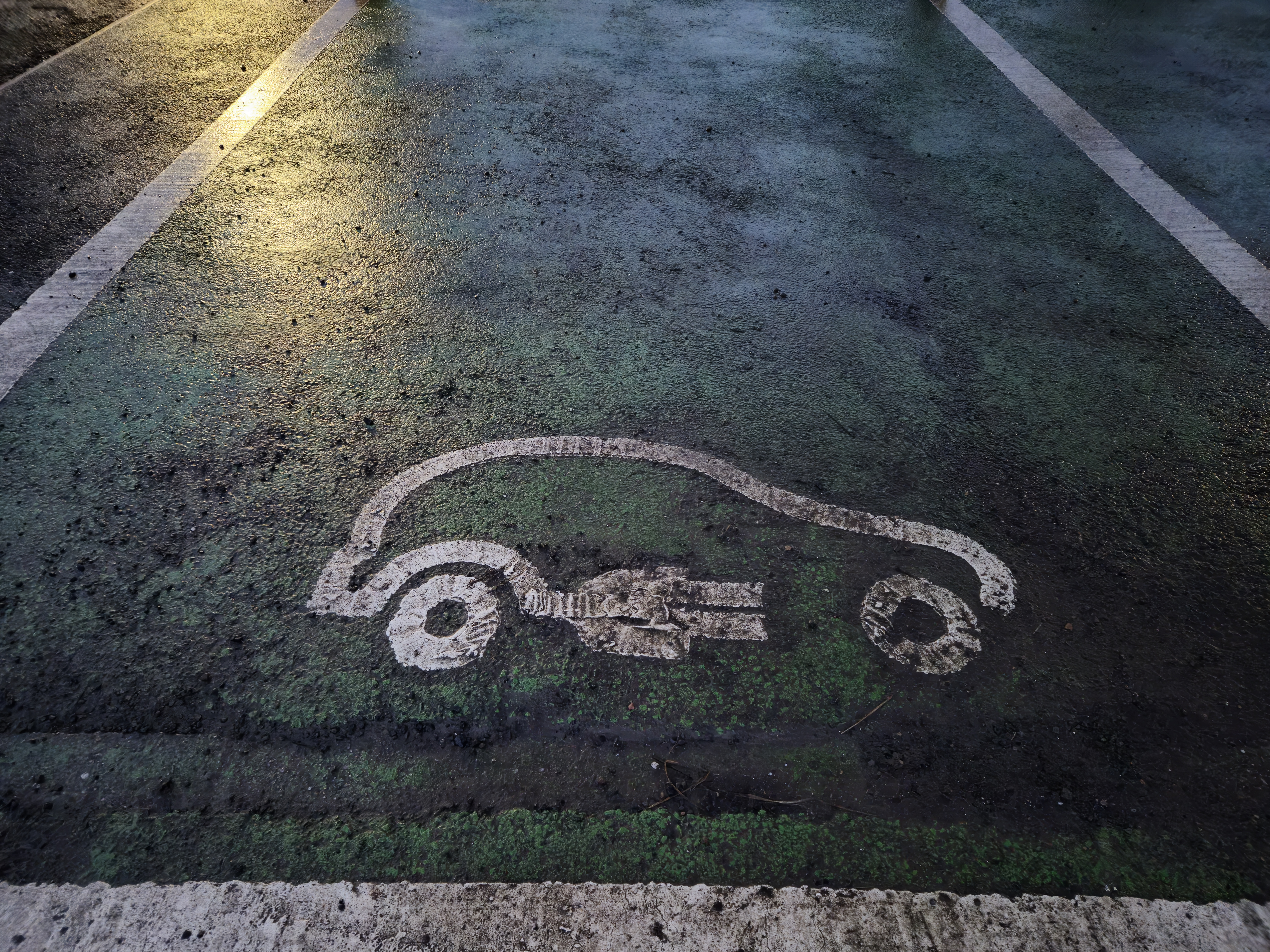 BEVs stall as PHEVs soar in the UK during January 